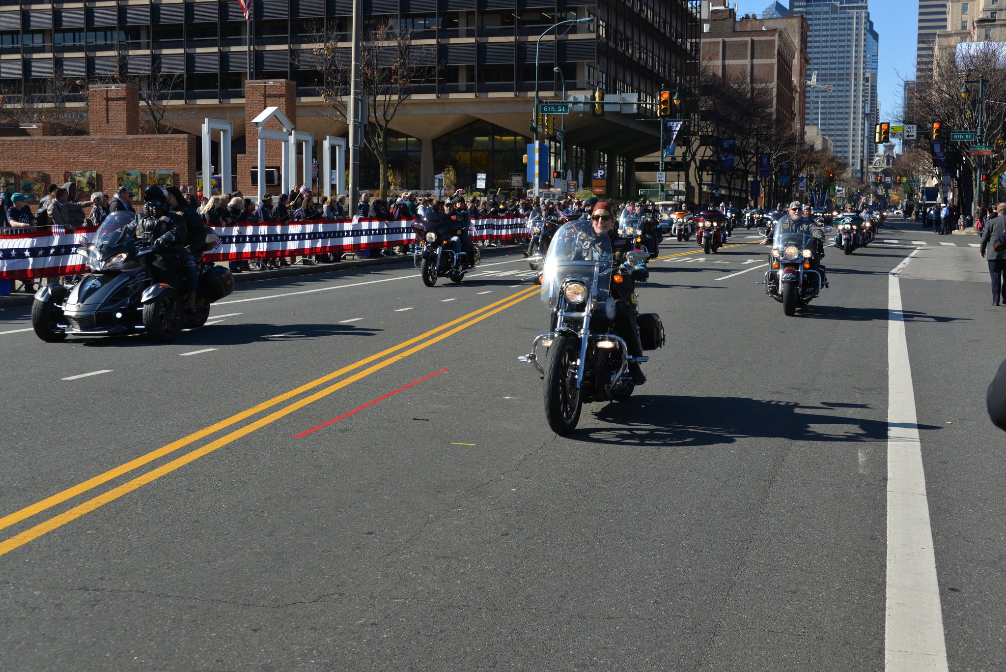 Is veterans day holiday a public holiday
